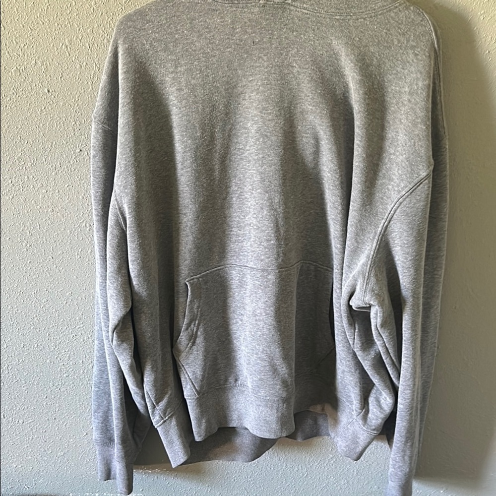 Old Navy Gray Crewneck Sweater with Relaxed Fit
